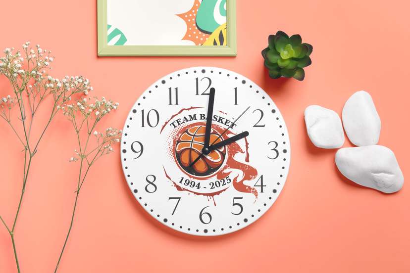 Jam Dinding Basket - Image 1