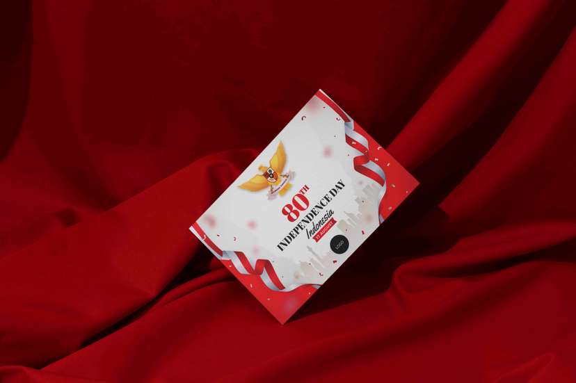 Kartu Ucapan Kemerdekaan Indonesia dengan Lambang Garuda dan Nuansa Meriah - Image 1