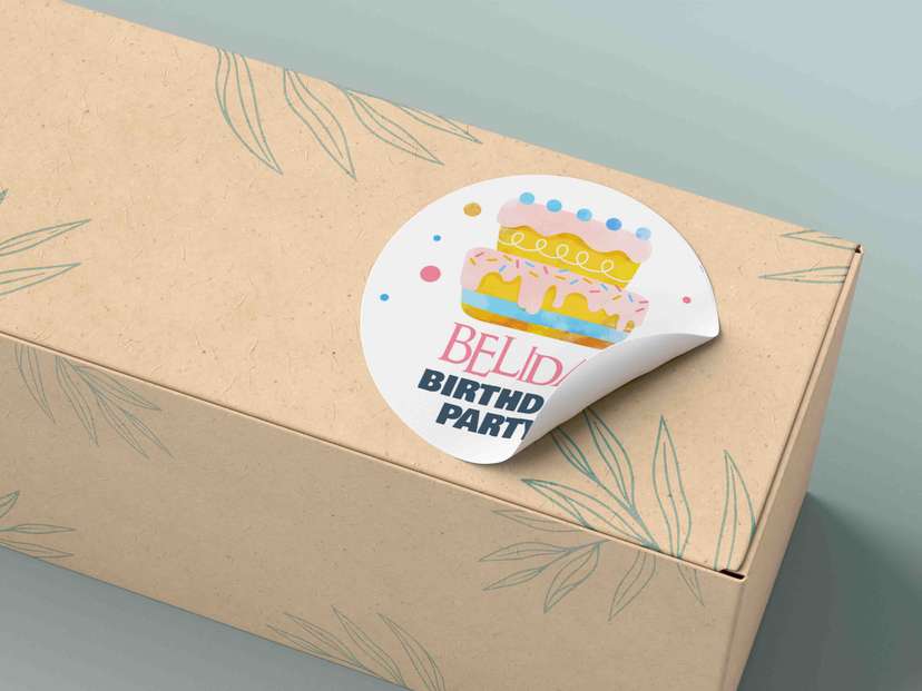 Sticker Ulang Tahun dengan Gambar Kue dan Nuansa pink - Image 1