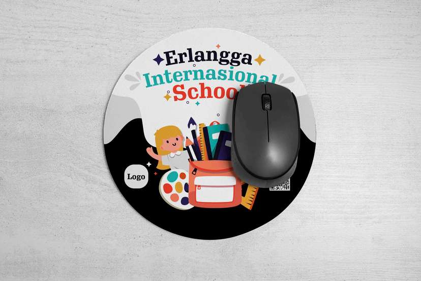 Mousepad Erlangga Internasional School dengan logo dan barcode - Image 1