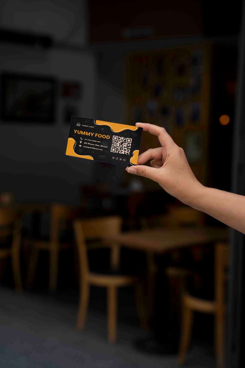 Kartu Nama Yummy Food Nuansa Hitam Kuning - Image 1