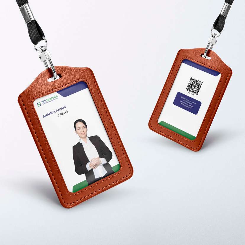 ID Card Perusahaan Latar Putih Dengan Ornament Biru Dan Hijau - Image 1