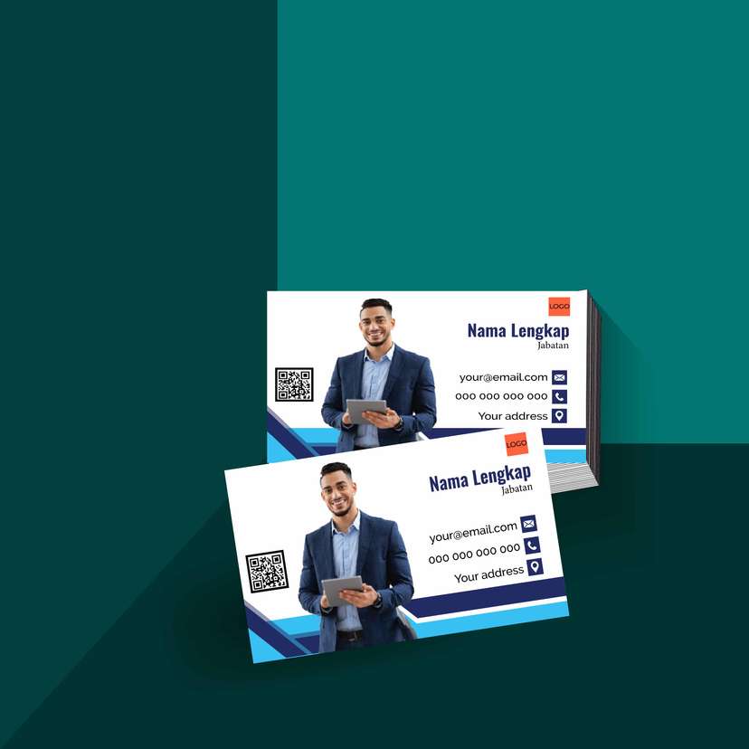 Kartu Nama Bisnis Modern Bernuansa Biru dan Putih dengan Aksen Geometris - Image 1