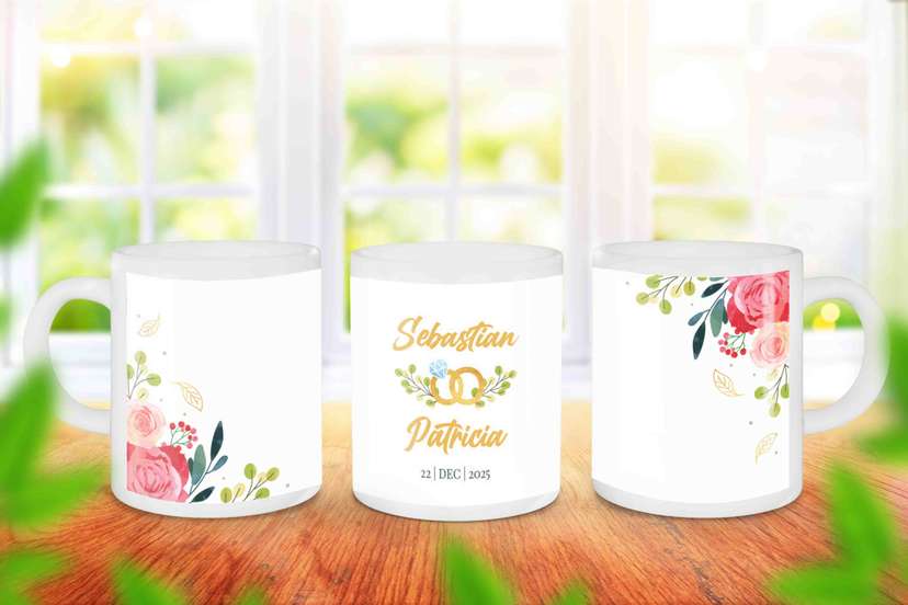 Mug Souvenir Wedding Cincin Sepasang dan Dihiasi Bunga - Image 1
