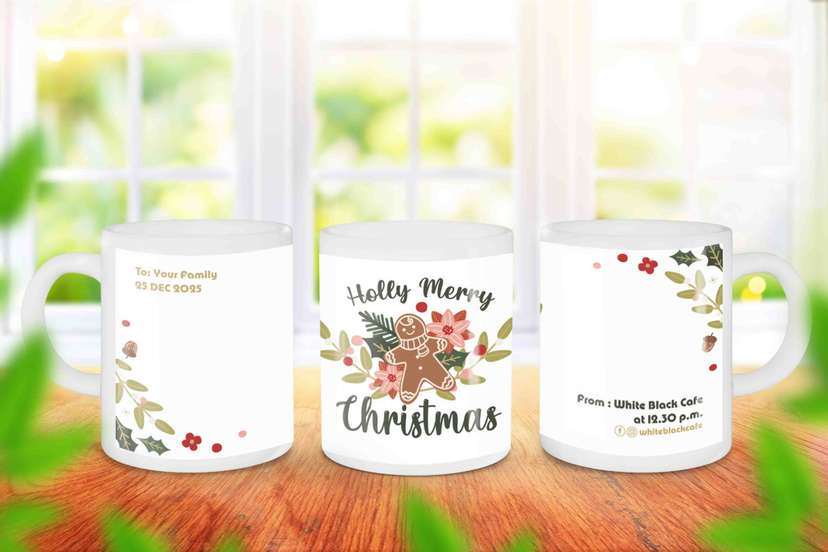 Mug Souvenir Natal Holly Merry Christmas dengan Gingerbread di Tengah - Image 1