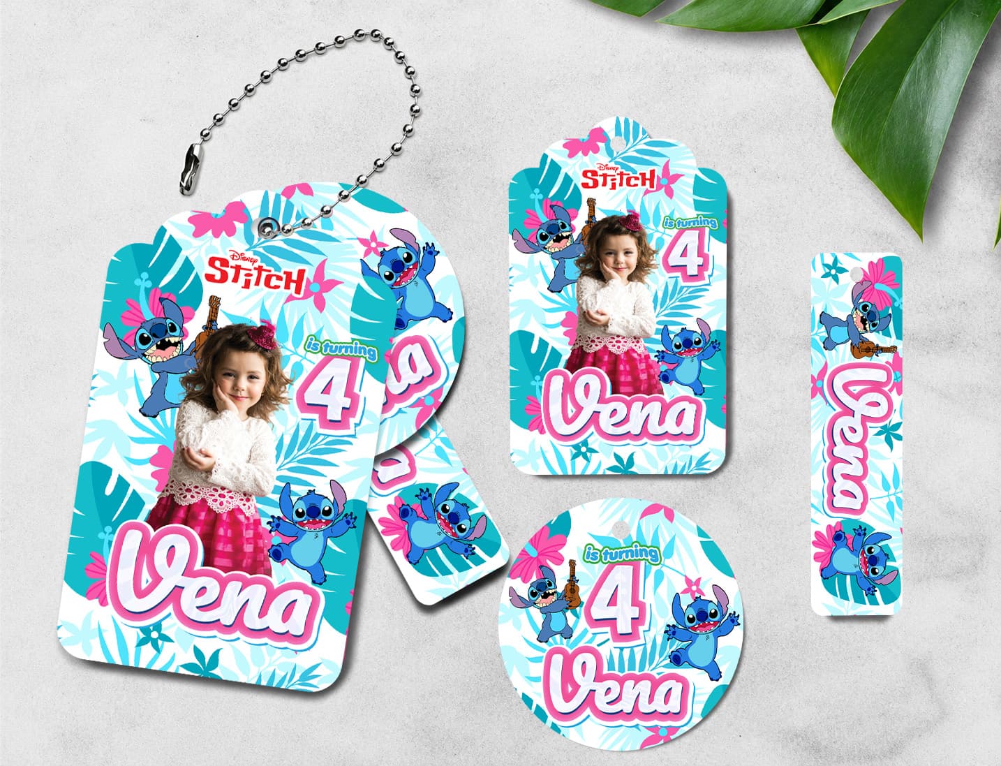 Hang Tag Ulang Tahun 3 in 1 Tema Stitch Custom – Tag Nama, Stiker Bulat & Gelang Identitas Birthday Party