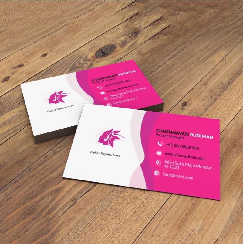 Kartu Nama Feminim Modern dengan Desain Pink Gradasi dan Siluet Elegan - Image 1